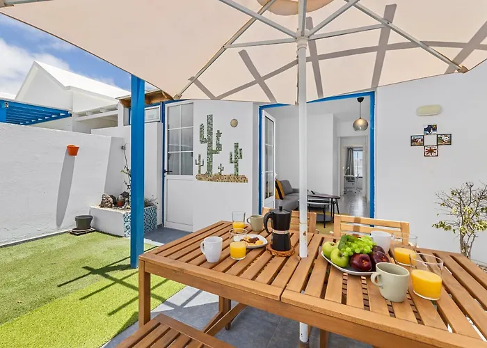 Apartment Home2book Bright Playablanca, Terrace *